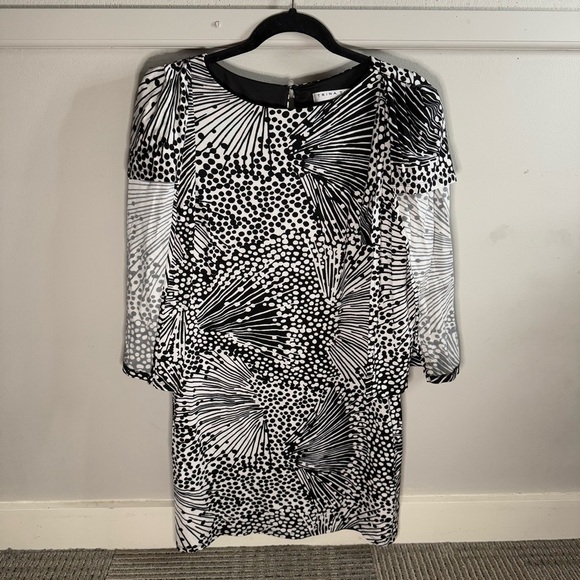 Trina Turk Black and White Polka Dot Stripe Geo Abstract Dress Flowy Sleeves - Picture 1 of 5